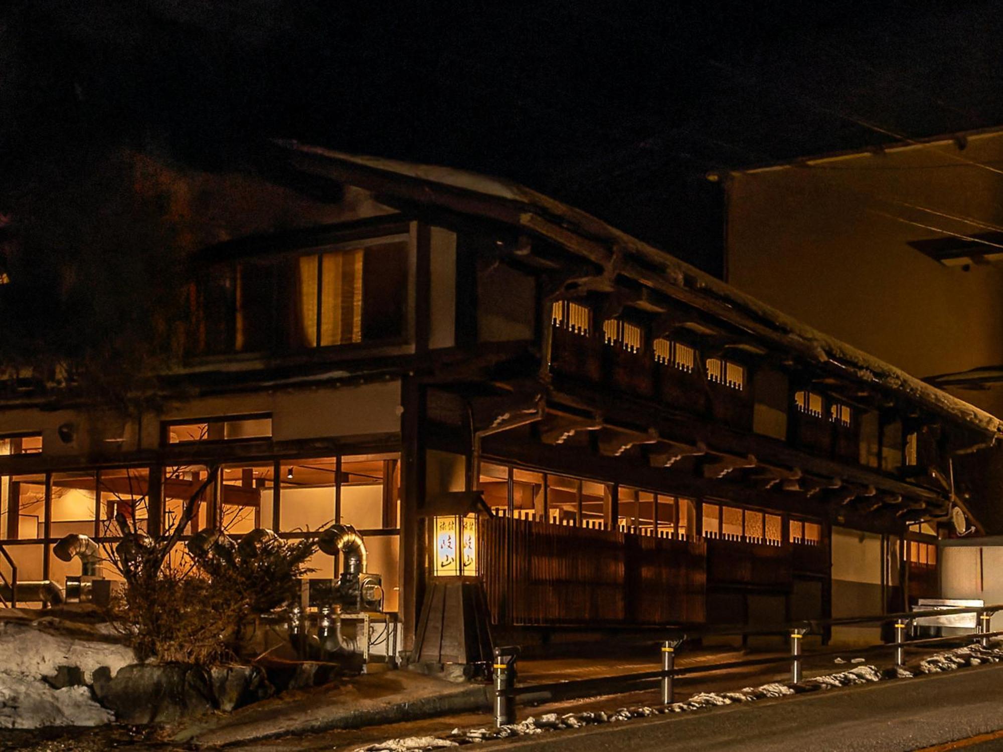 Ryokan Gizan Такаяма Экстерьер фото